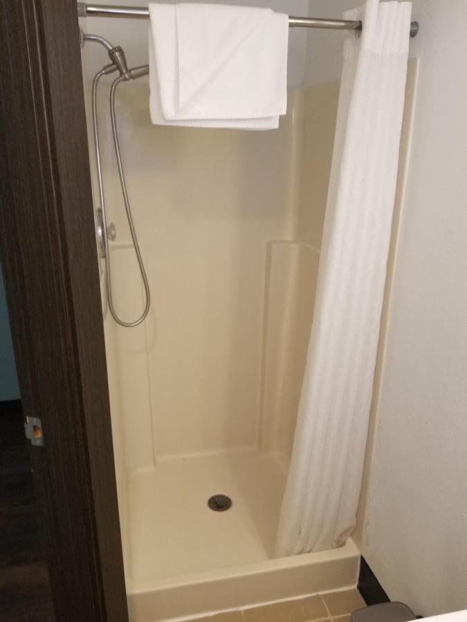 Best Lynnwood Inn Экстерьер фото