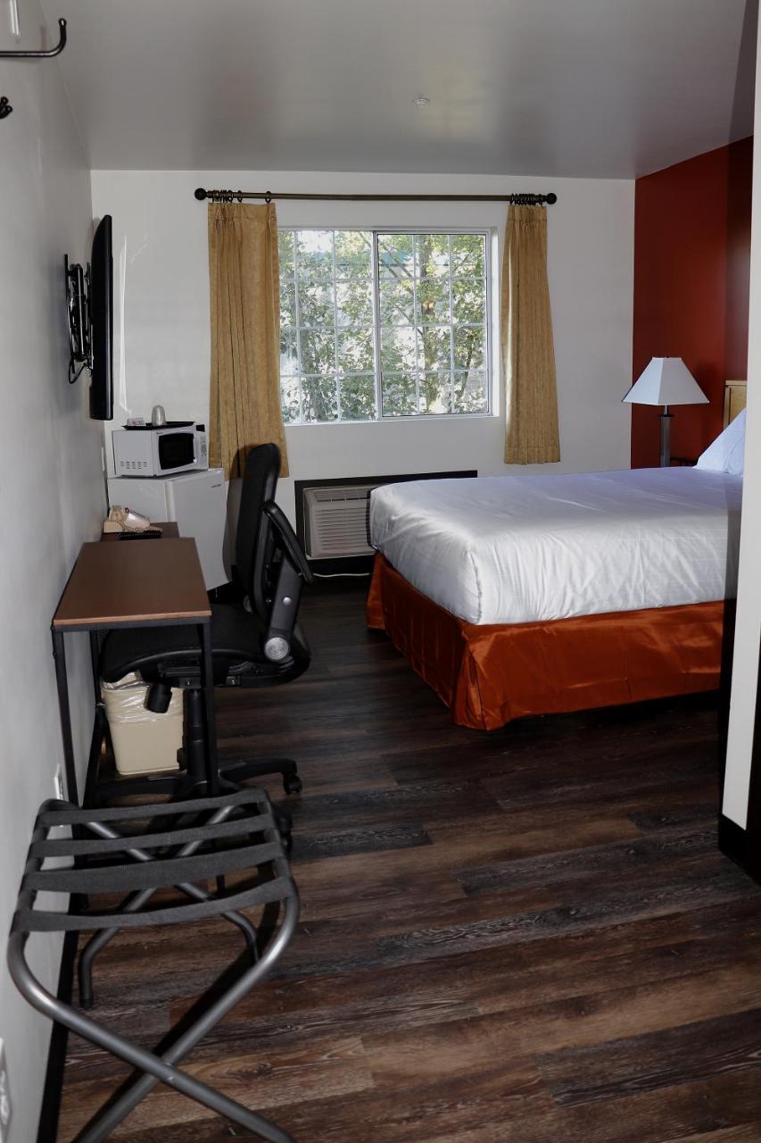 Best Lynnwood Inn Экстерьер фото