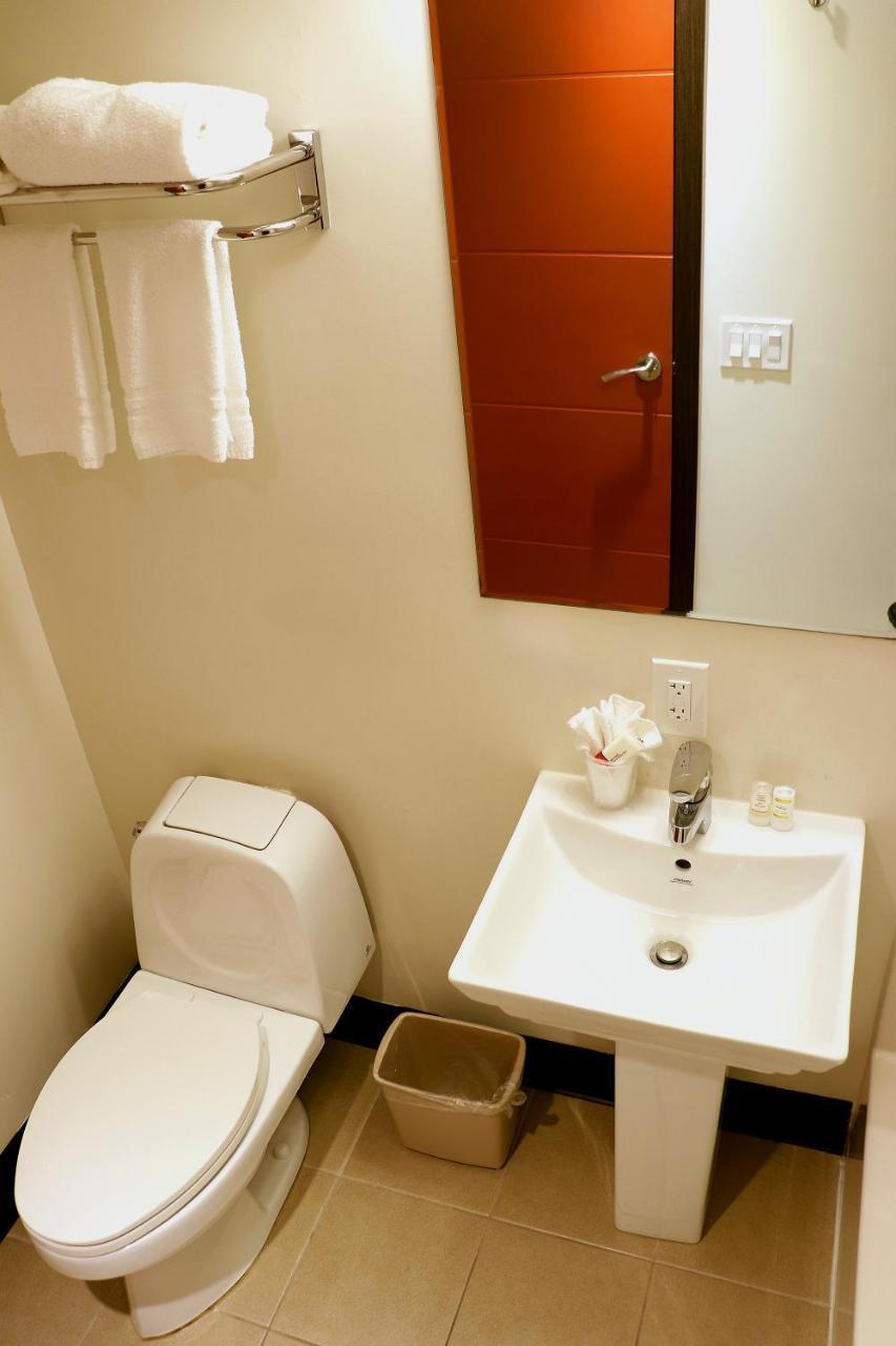 Best Lynnwood Inn Экстерьер фото