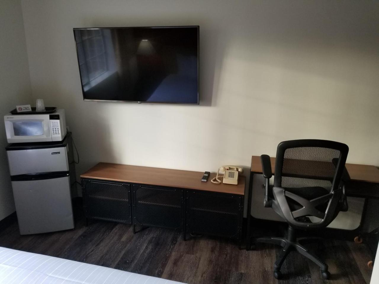 Best Lynnwood Inn Экстерьер фото